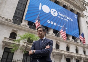 Solaria, Enagás, ACS y Telefónica, las compañías a las que más acechan los fondos bajistas en el Ibex 35