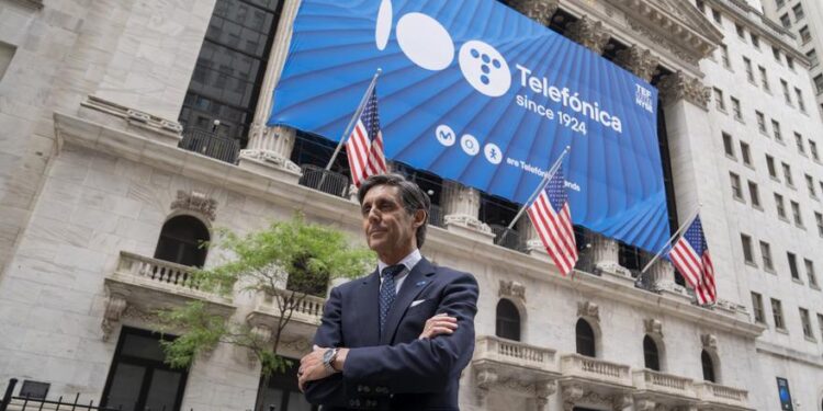 Solaria, Enagás, ACS y Telefónica, las compañías a las que más acechan los fondos bajistas en el Ibex 35