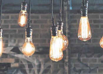 Nuevo incremento en la factura de la luz: estas son las horas más baratas hoy, lunes 12 de agosto