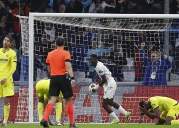 El Villarreal se desfigura en Marsella