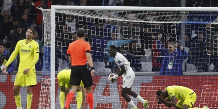 El Villarreal se desfigura en Marsella