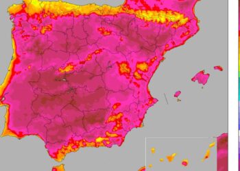 La ola de calor llega este sábado a su punto álgido y pondrá en avisos amarillo y naranja a la mayoría del país