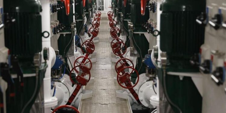 En las entrañas del atunero más moderno, con tecnología 100% viguesa