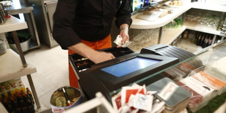 Los autónomos estarán obligados a presentar la declaración de la renta 2023 independientemente de sus ingresos