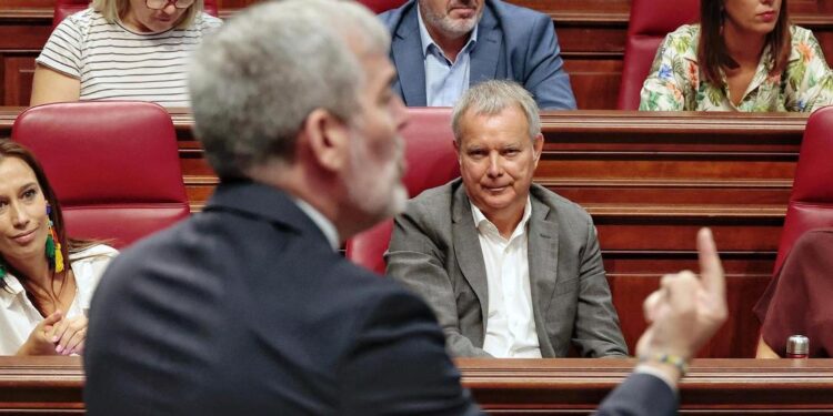 Clavijo culpa al Gobierno de Sánchez del fracaso en la ley de extranjería