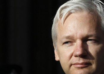 Quién es Julian Assange: el fundador de WikiLeaks que acabó pactando su libertad