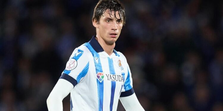 El Atlético hace oficial el fichaje de Le Normand por cinco temporadas