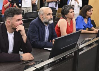 Sumar y el resto de socios aprietan al PSOE con una ley para regular los alquileres temporales