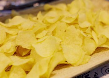 Adiós a las patatas fritas y a los ‘nachos’: estos aperitivos perjudican seriamente tu salud