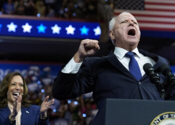 Harris y Walz se lanzan a por el voto obrero en los estados bisagra tras su debut en el mitin de Filadelfia