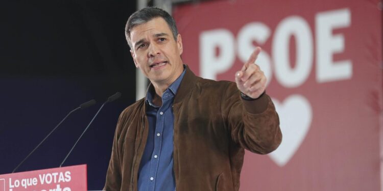 El PSOE se estrella y pierde casi todo su poder territorial