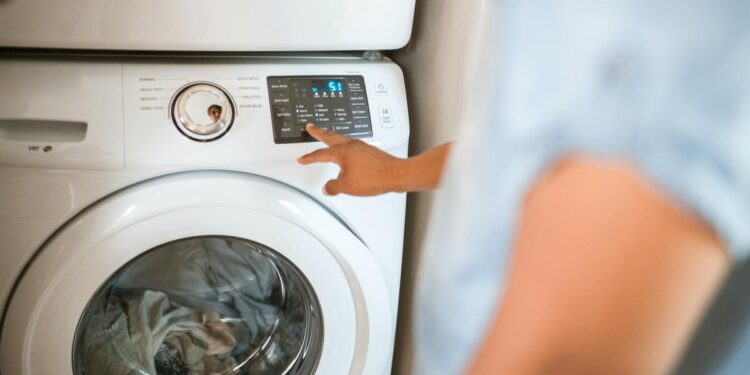 Ahorrar agua poniendo la lavadora es posible si haces esto