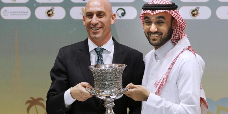 El informe ‘a la carta’ de la RFEF al que se agarra Rubiales para demostrar su inocencia vio ético su sueldo