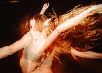 Júlia Pericas, de ‘OT’ y ‘La Voz’ a convertirse en la coreógrafa del ‘Mañana Será Bonito Tour’: ‘Karol G es muy perfeccionista’