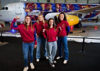 Épica y otra barrera derribada: las futbolistas del Barça ya conocen su avión