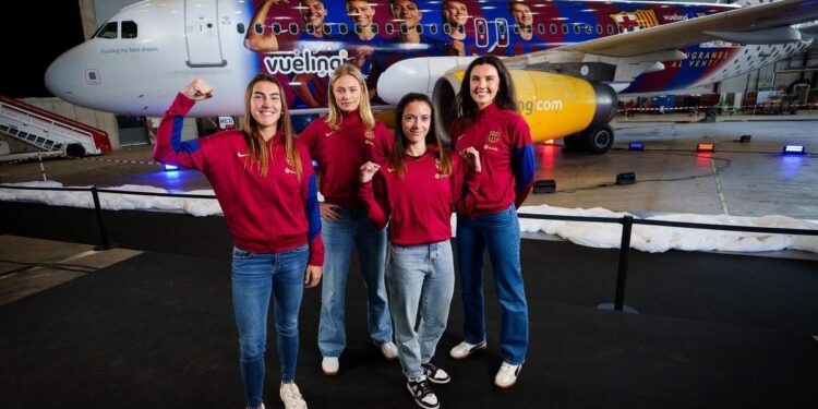 Épica y otra barrera derribada: las futbolistas del Barça ya conocen su avión