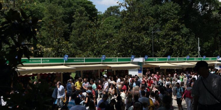 La 83ª edición de la Feria del Libro de Madrid recurre al combustible 100% renovable como fuente de energía