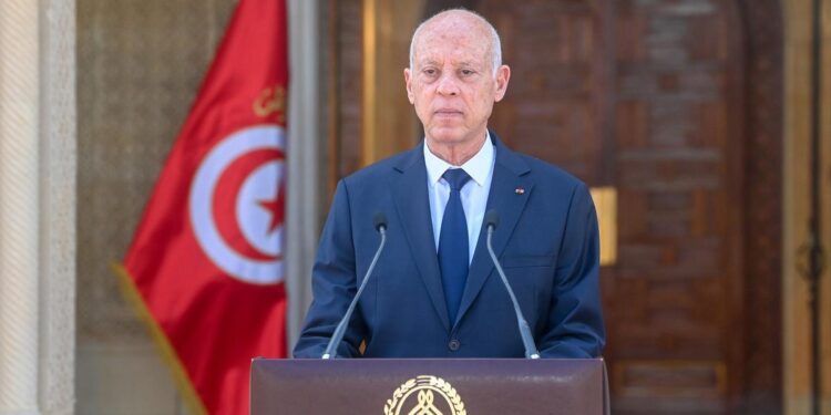 El presidente de Túnez destituye fulminantemente al ministro de Economía