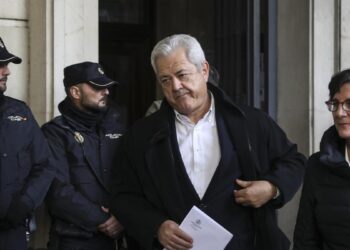 El Tribunal Constitucional absuelve la malversación en los ERE y excarcela al primero de los excargos en prisión