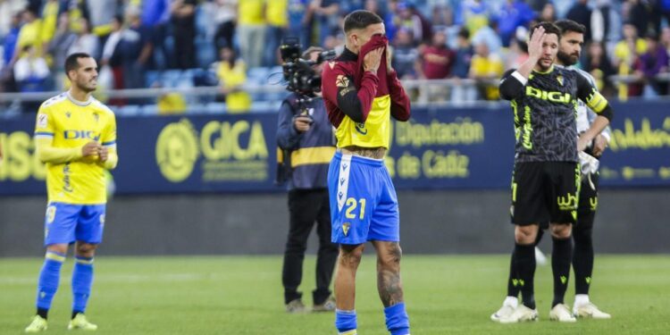 El Cádiz acompaña al Almería y Granada a Segunda: no habrá nada en juego en la última jornada