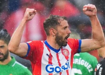 El Girona refuerza su candidatura de Champions con una victoria agónica