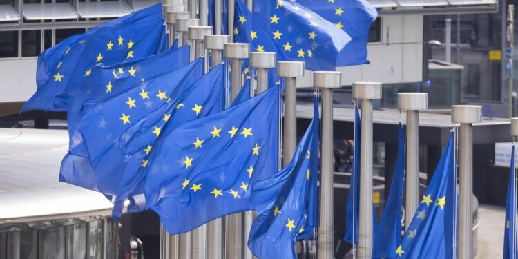 Cordón parcial a los ultra en la UE