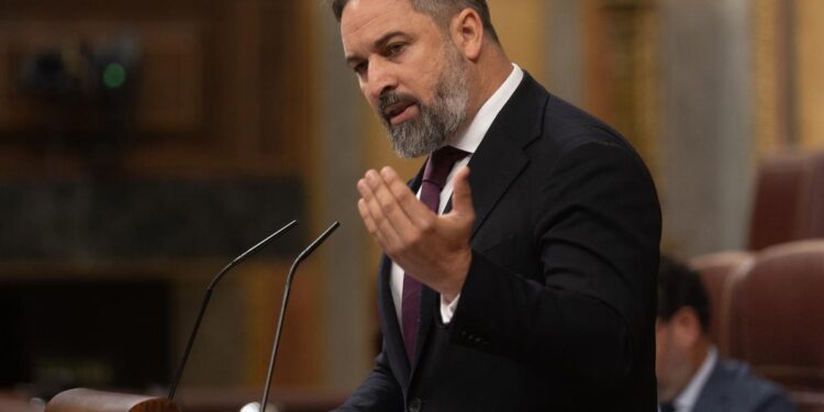 Abascal acusa a Sánchez de ‘importar violadores’ y pide expulsar a migrantes