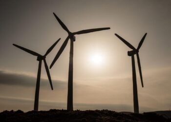 El Gobierno comunica al Clúster Maestrazgo de Teruel el permiso para construir ‘el mayor parque eólico de España’