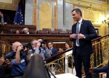 Sánchez anuncia impuestos a los beneficios extra de energéticas y grandes bancos para recaudar 7.000 M