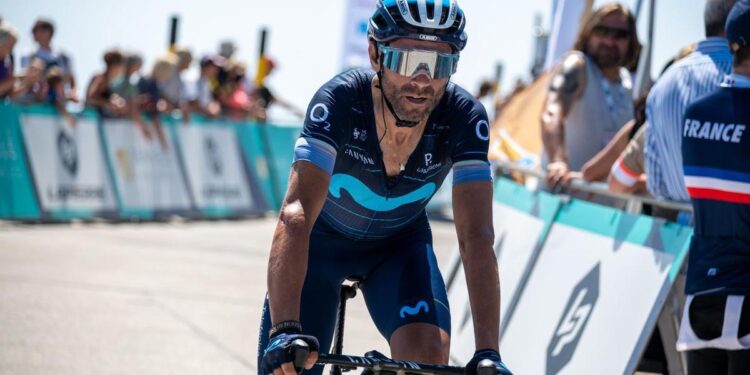 Valverde ya está en casa tras el alta hospitalaria y apunta a la Vuelta