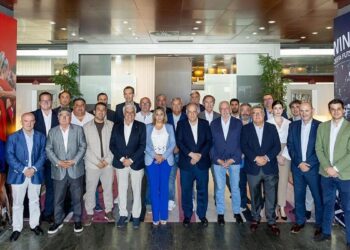 Rocha presume de apoyos en el fútbol español a pocos días de su posible inhabilitación