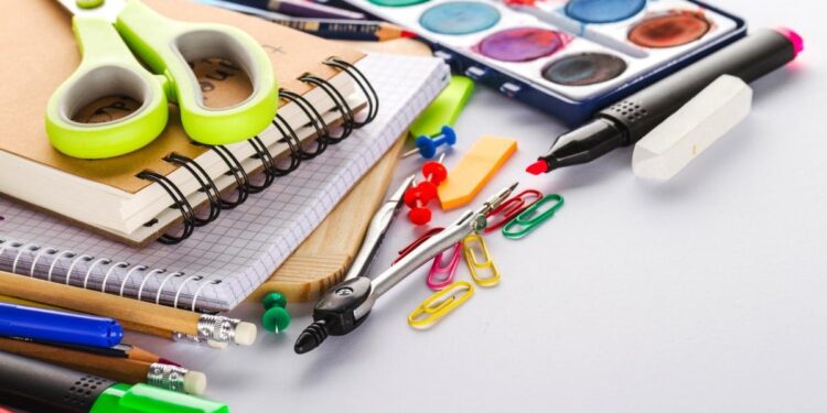 Cómo ahorrar en la compra de material escolar