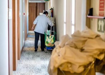 Las kellys piden a la patronal negociar su jubilación anticipada