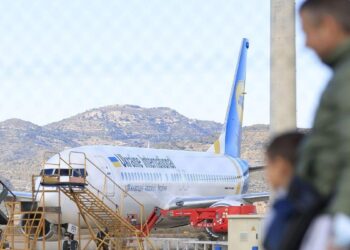 La Unión Europea arma a Ucrania y cierra su espacio aéreo a los aviones rusos