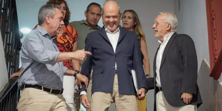 ‘Ojalá un Barbón’: el PSOE andaluz sufre el pacto catalán con Montero y Espadas fuera de juego