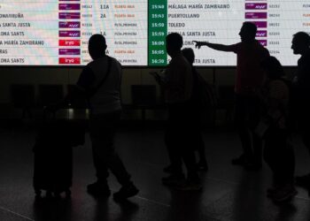 El número de pasajeros en la alta velocidad se dispara en mayo un 20,4% y en la media distancia un 24,2%