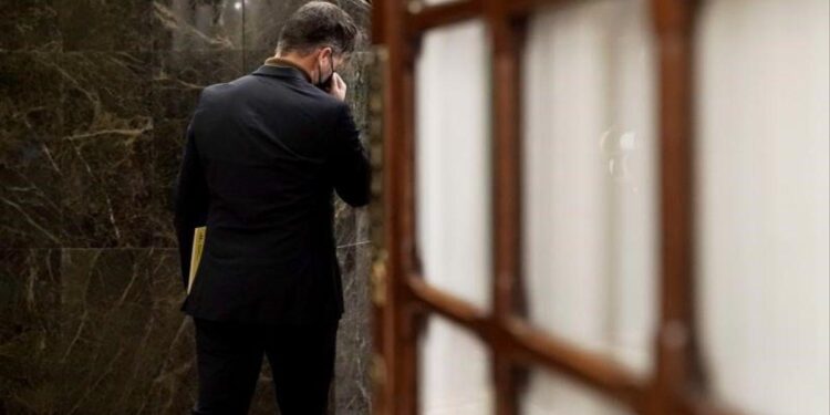 PSOE y ERC renegocian la ley audiovisual para blindar la cuota del catalán