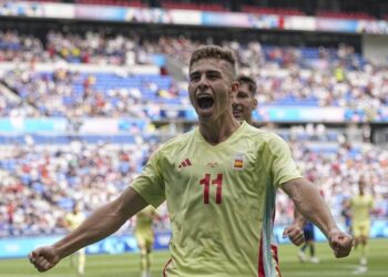 Fermín ‘da la talla’ ante Japón y lleva a España hasta la lucha por las medallas