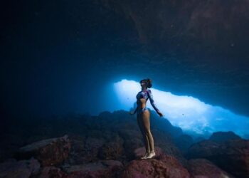 Vivir a cincuenta metros de profundidad: la tinerfeña que explora sus límites a través de la apnea