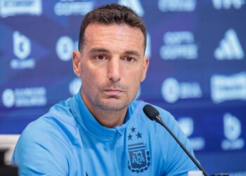 La curiosa historia que une a Scaloni y De la Fuente: ‘No lo sabías, ¿eh?’