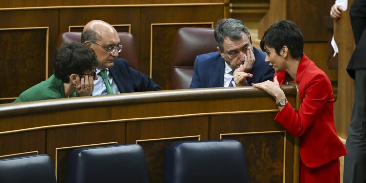 Guerra abierta entre PSOE y PP por tomar la delantera con la Ley del Suelo