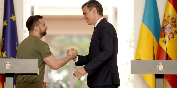 El Gobierno valora nuevos créditos para comprar armamento pese al rechazo de Sumar