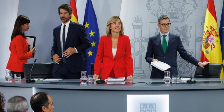 Los consejeros de la Comisión de la Competencia elegidos por el Gobierno controlarán el registro de los medios de comunicación