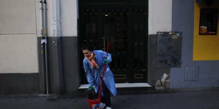 Estas son las claves del decreto que mejora los derechos a más de 580.500 trabajadores del hogar