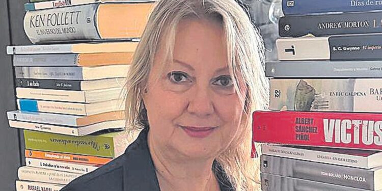 Pilar Rosas, consultora sanitaria: ‘No me atrevo ni a doblar una página y hago fotos de las citas que me gustan’