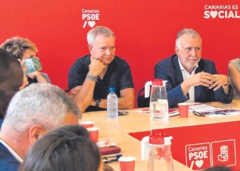 Torres censura que el acuerdo entre CC y PP en Canarias relega a los niños ‘a una esquina’