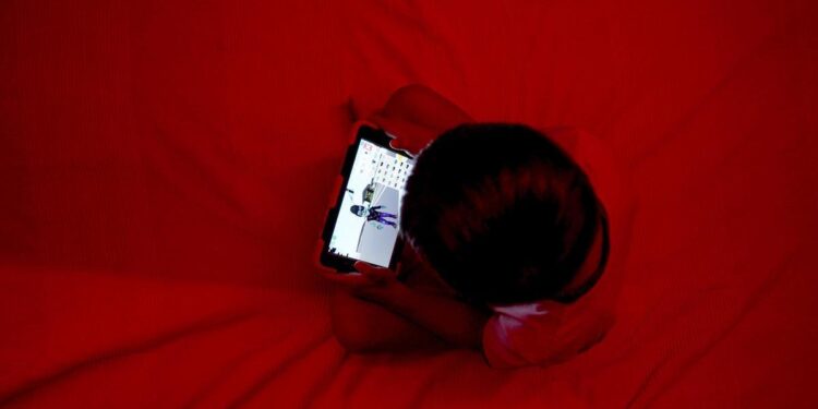 Ley de protección digital a los menores: control parental en móviles y veto a las ‘cajas botín’ de los videojuegos