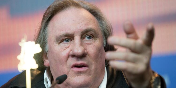El juicio contra Gérard Depardieu por agresiones sexuales se aplaza a 2025 por motivos de salud