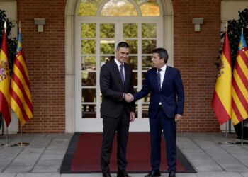 Sánchez recibirá este viernes a las presidentas de Extremadura y Baleares y cerrará su ronda con Illa