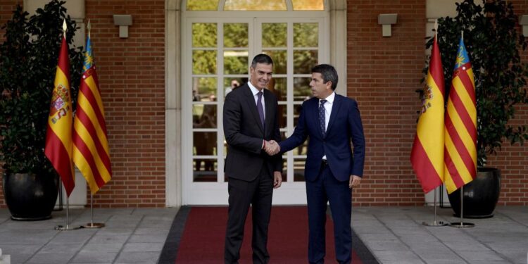 Sánchez recibirá este viernes a las presidentas de Extremadura y Baleares y cerrará su ronda con Illa